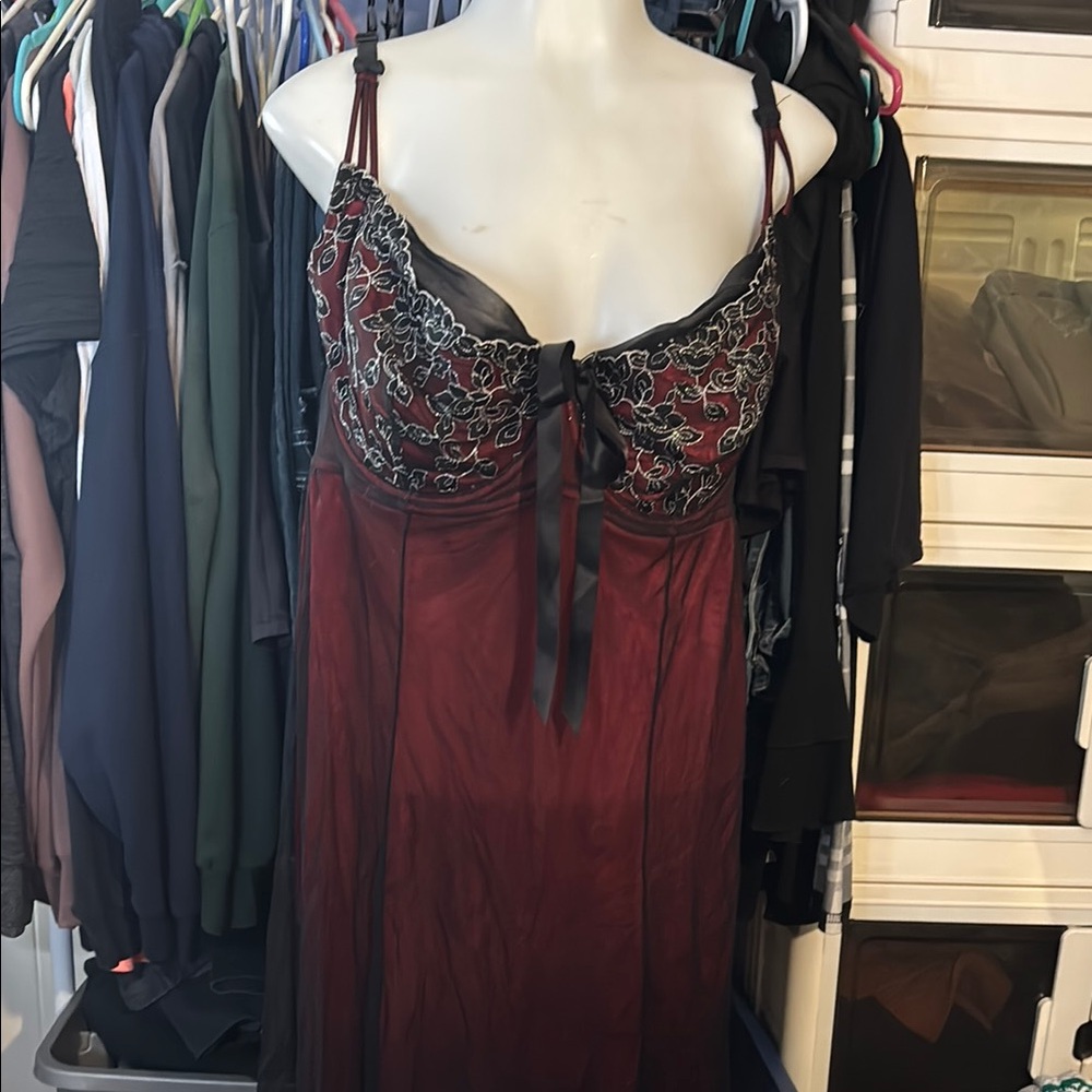 Chic Burgundy and Black Lace nighty 24-26 plus